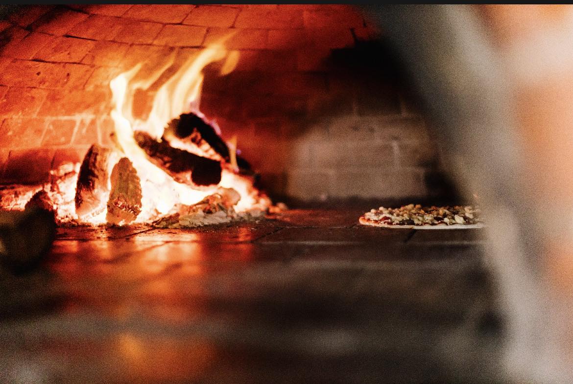 Wood-fired pizza oven